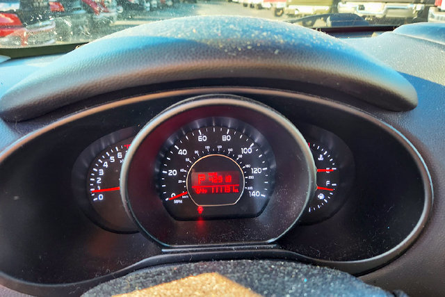 Used 2016 Kia Soul + FWD image 17