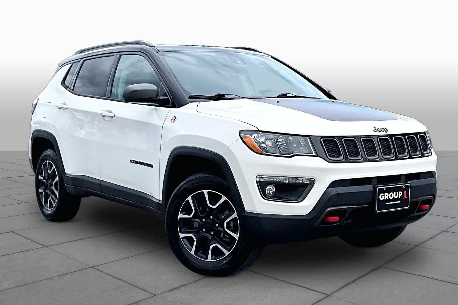 Used 2020 Jeep Compass Trailhawk w/ Leather Interior Group AWD/4WD image 3