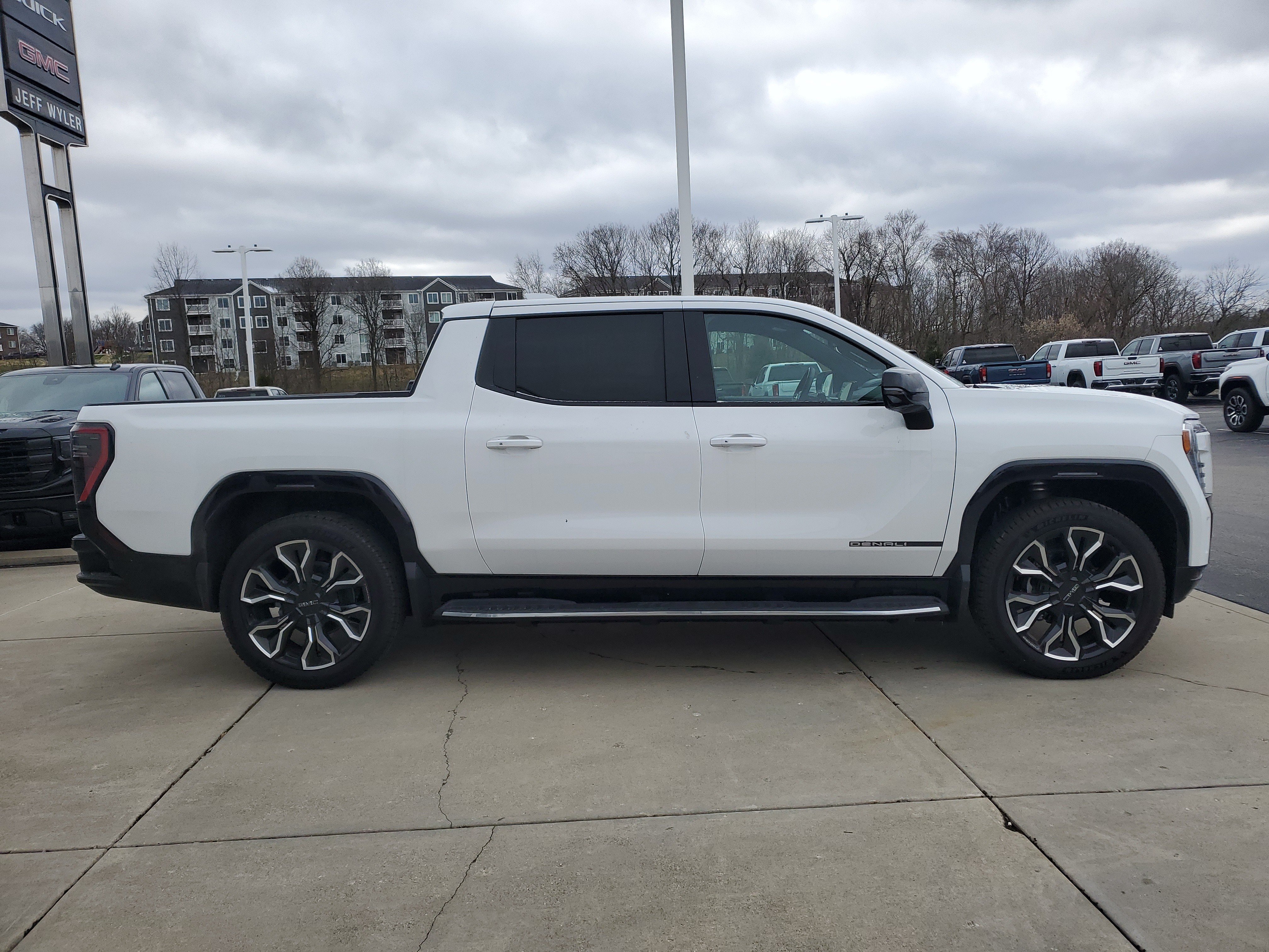 New 2025 GMC Sierra EV Denali AWD/4WD image 3