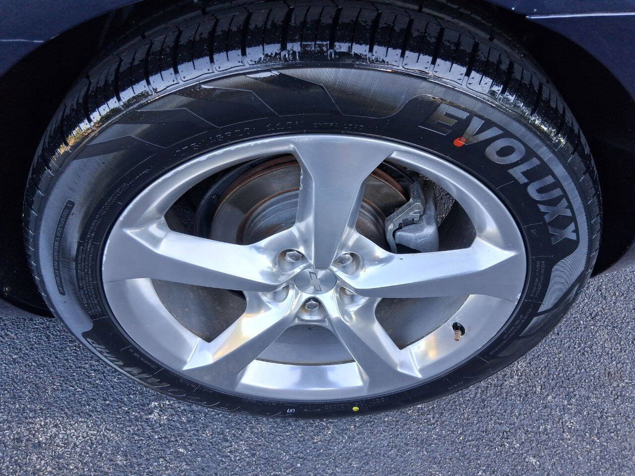 Used 2011 Chevrolet Camaro LS RWD image 9