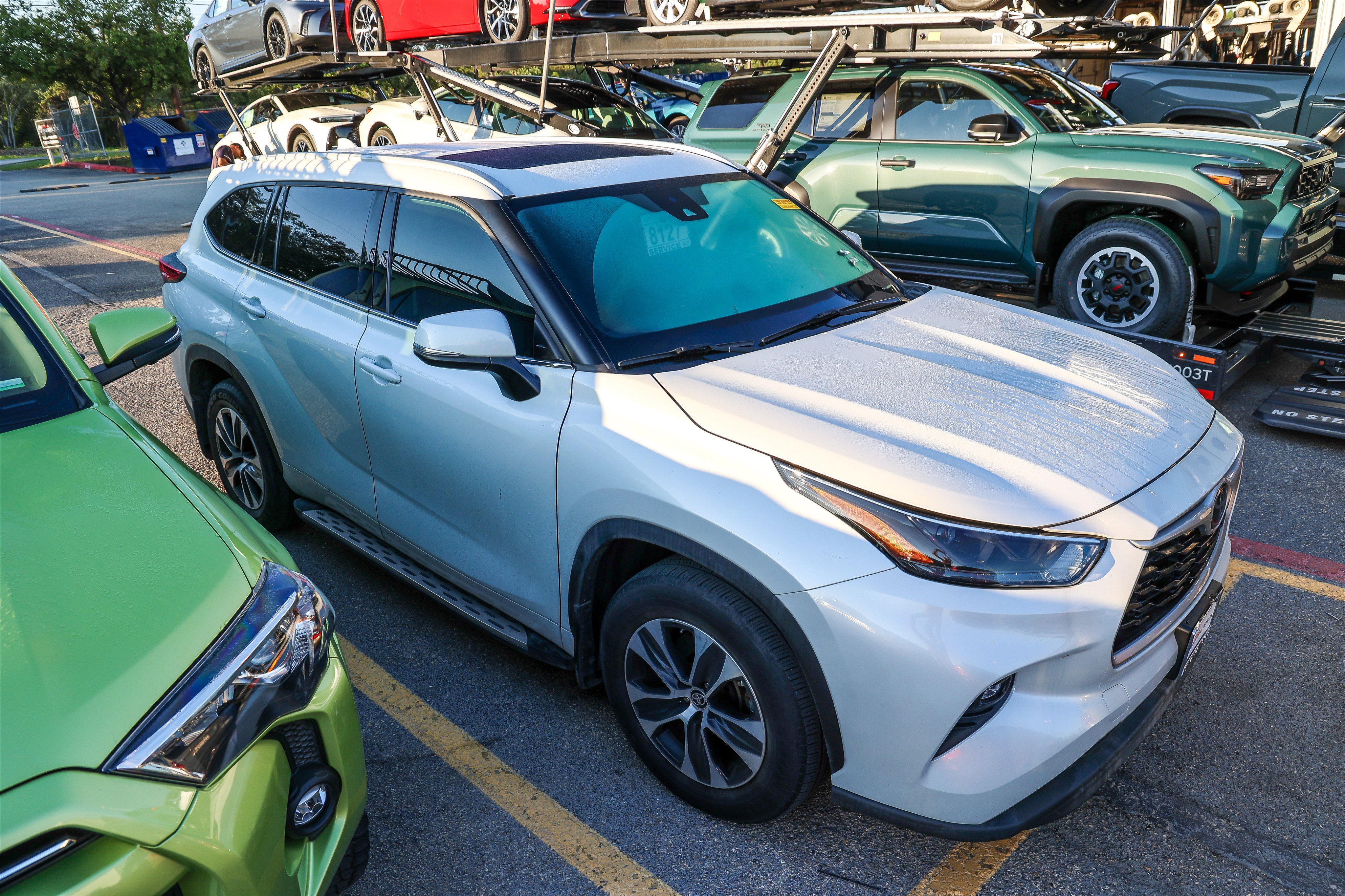 Used 2022 Toyota Highlander XLE FWD image 6