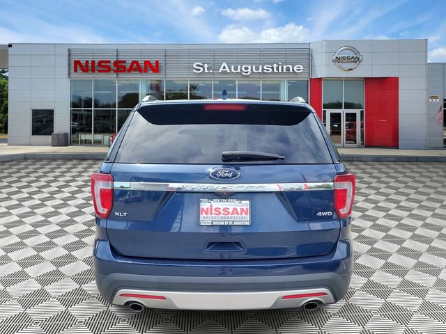 Used 2017 Ford Explorer XLT w/ Equipment Group 202A AWD/4WD image 3