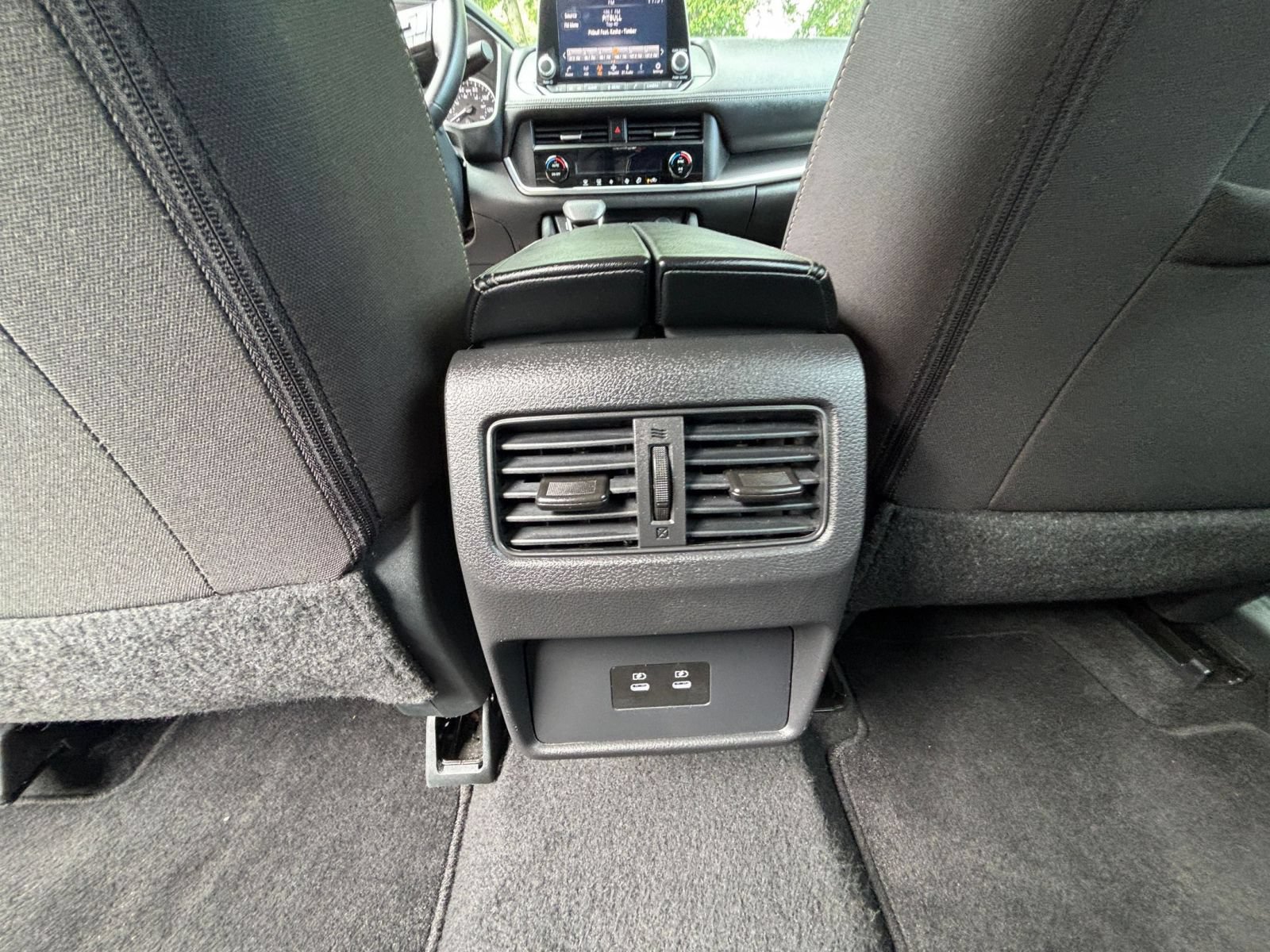 Used 2025 Nissan Rogue SV FWD image 24