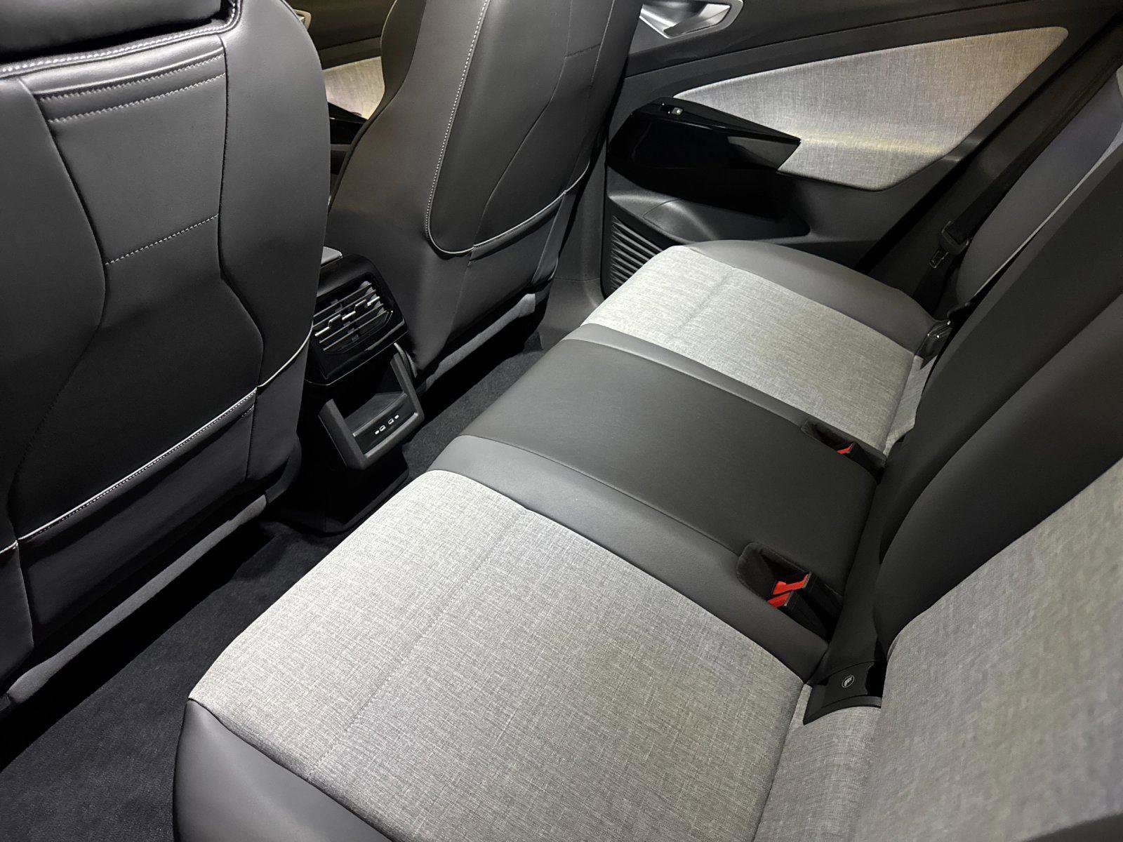 New 2026 Volkswagen ID.4 Pro image 11