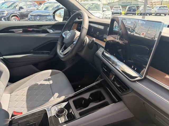 New 2026 Volkswagen Tiguan SEL R-Line AWD/4WD image 37
