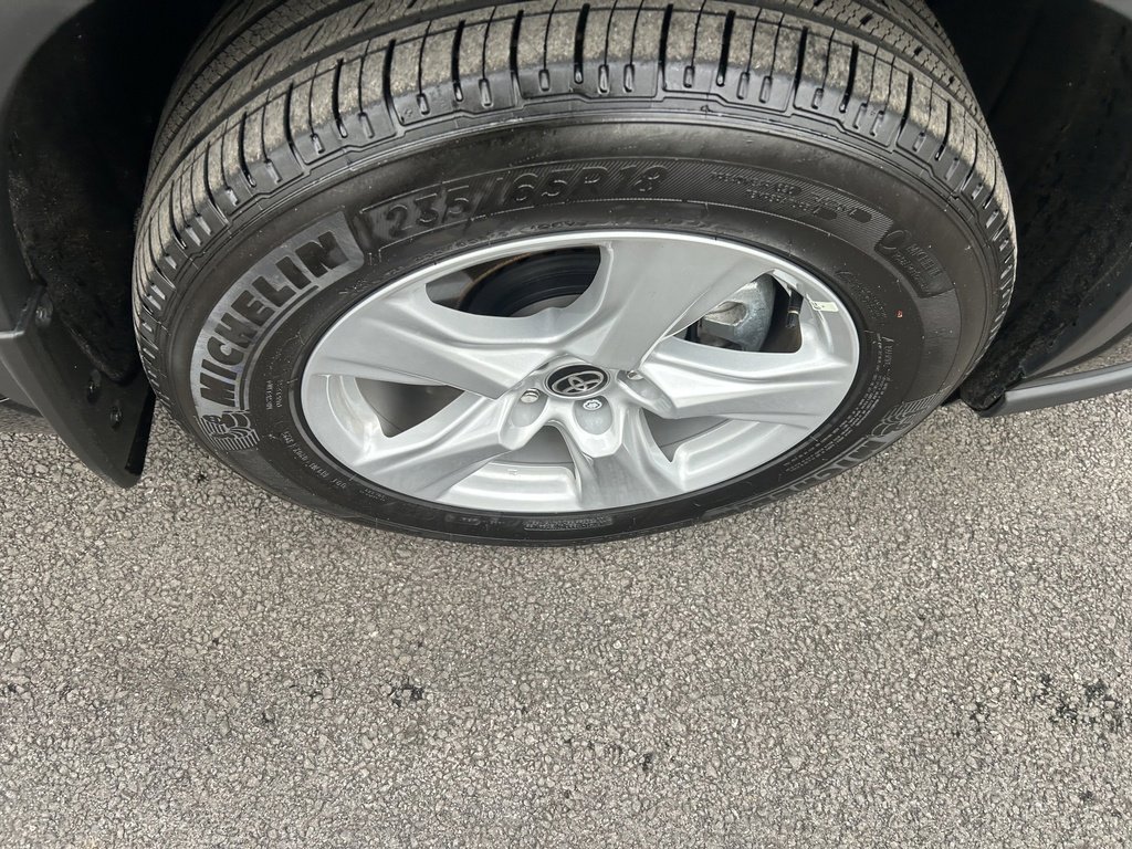 Certified 2025 Toyota Highlander LE image 23