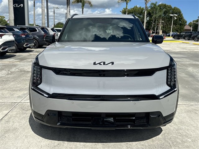 Used 2026 Kia EV9 Land w/ Nightfall Edition Package image 3