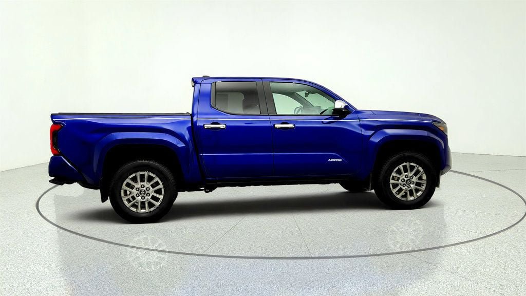 Used 2025 Toyota Tacoma Limited AWD/4WD image 4