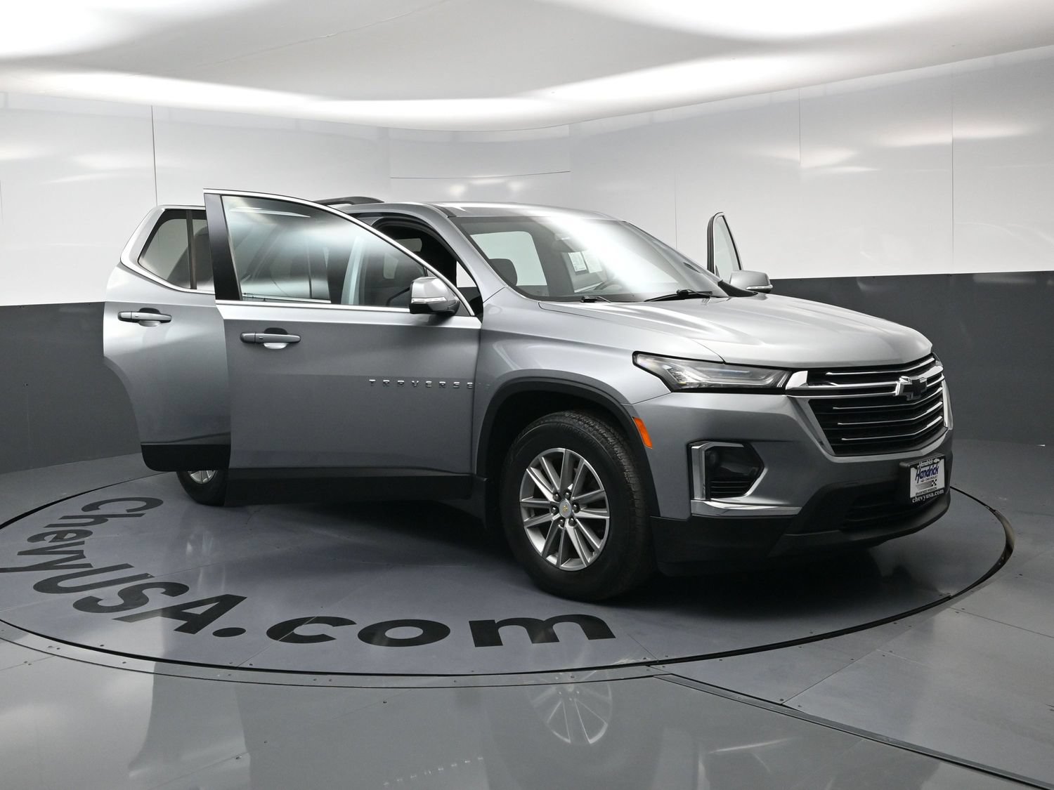 Used 2023 Chevrolet Traverse LT AWD/4WD image 24