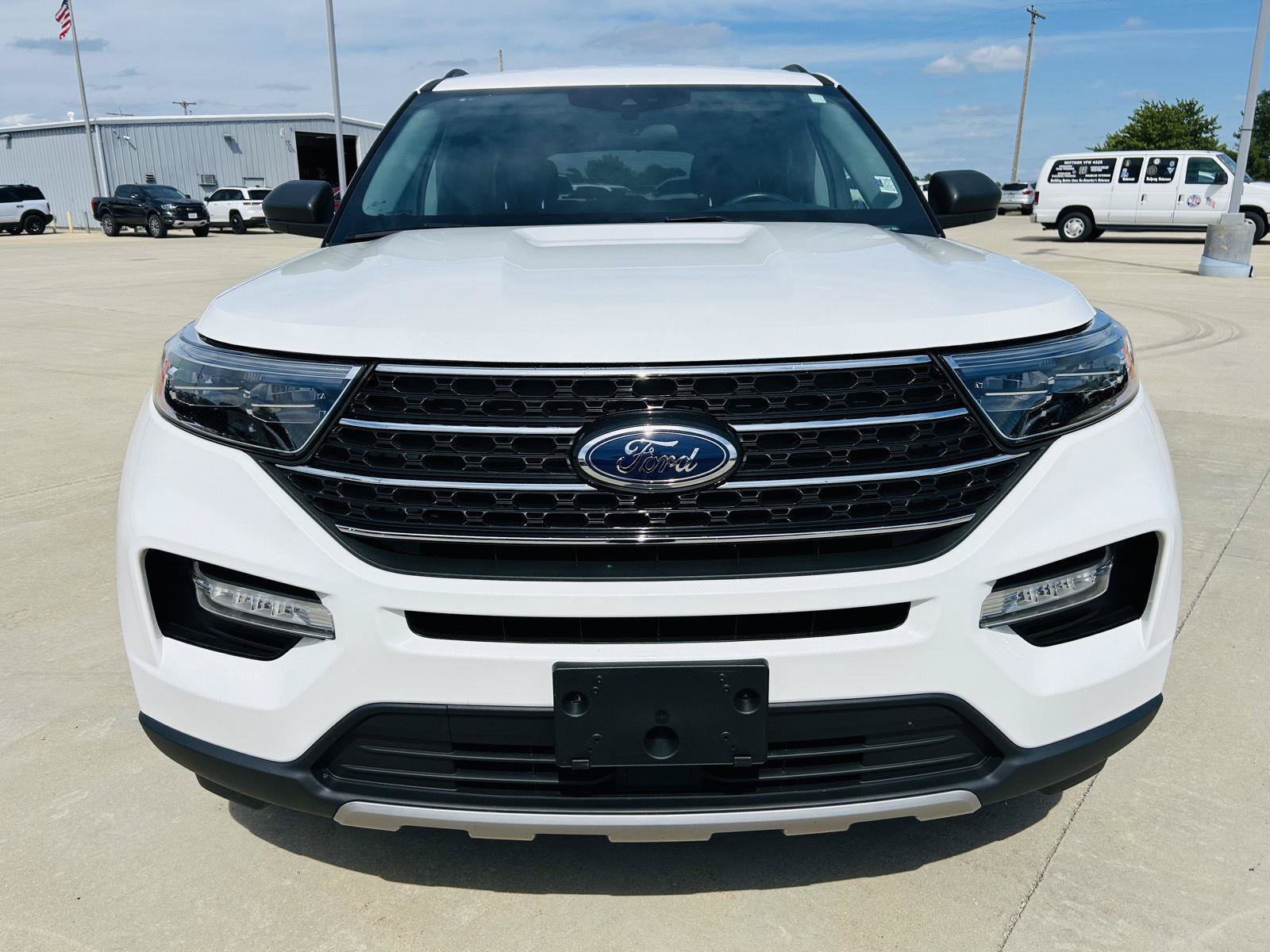 Used 2024 Ford Explorer XLT w/ Equipment Group 202A AWD/4WD image 35