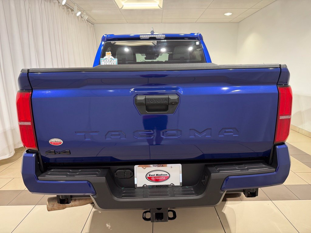 Used 2024 Toyota Tacoma TRD Off-Road AWD/4WD image 4