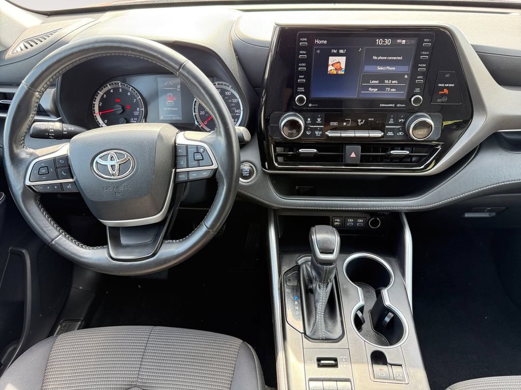 Used 2022 Toyota Highlander LE AWD/4WD image 10