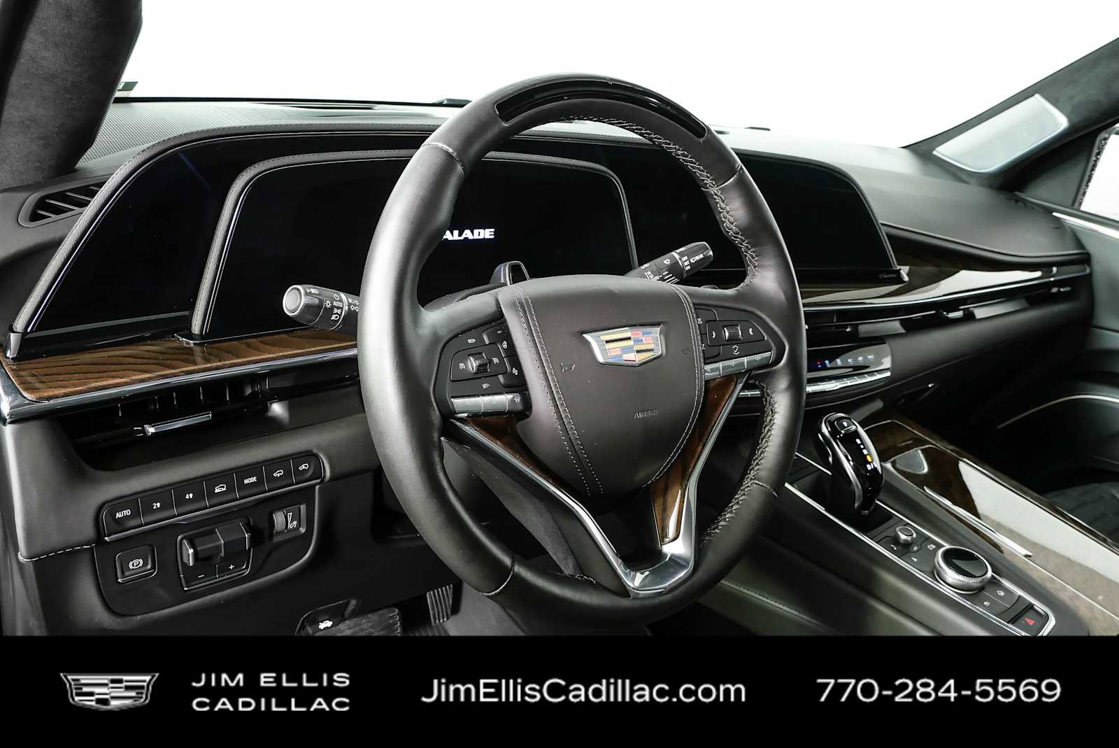 Used 2024 Cadillac Escalade Sport Platinum w/ LPO, ONYX Package AWD/4WD image 4