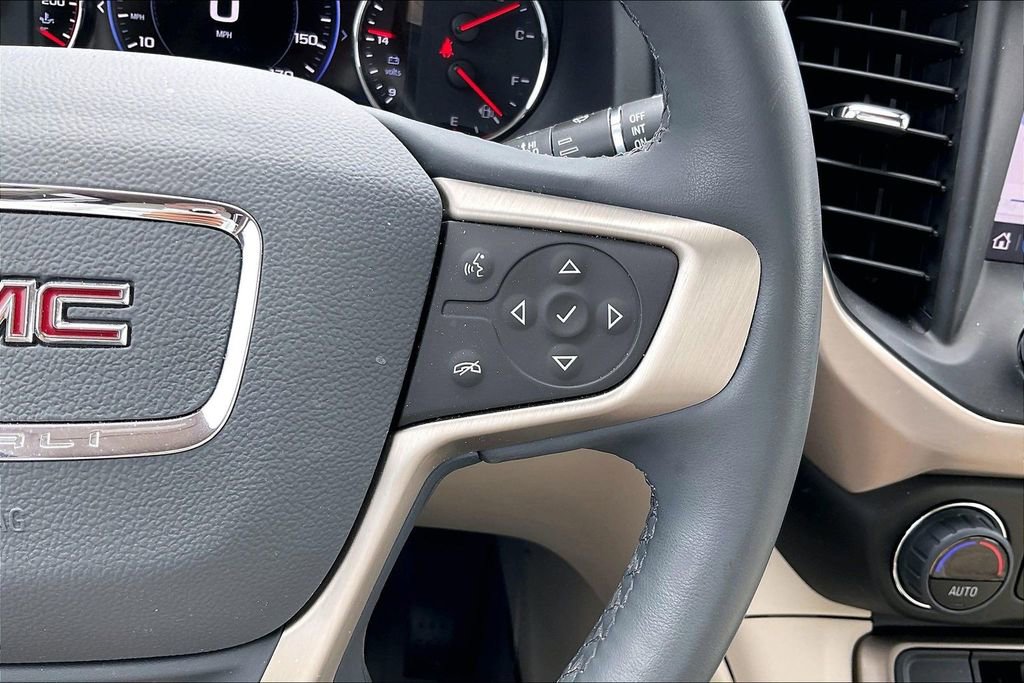 Used 2023 GMC Acadia Denali w/ Denali Technology Package FWD image 19