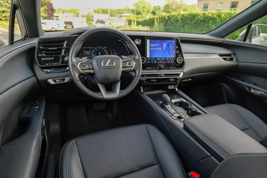 Used 2023 Lexus RX 350 Premium w/ Accessory Package AWD/4WD image 39