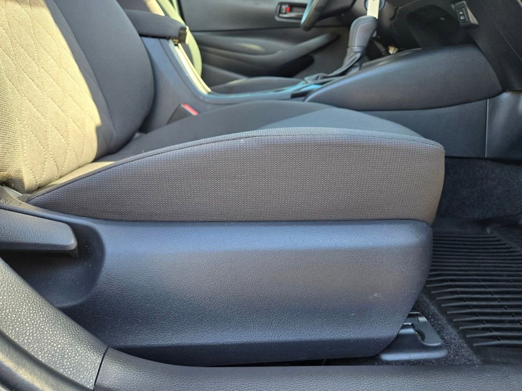 Used 2023 Toyota Corolla LE image 40