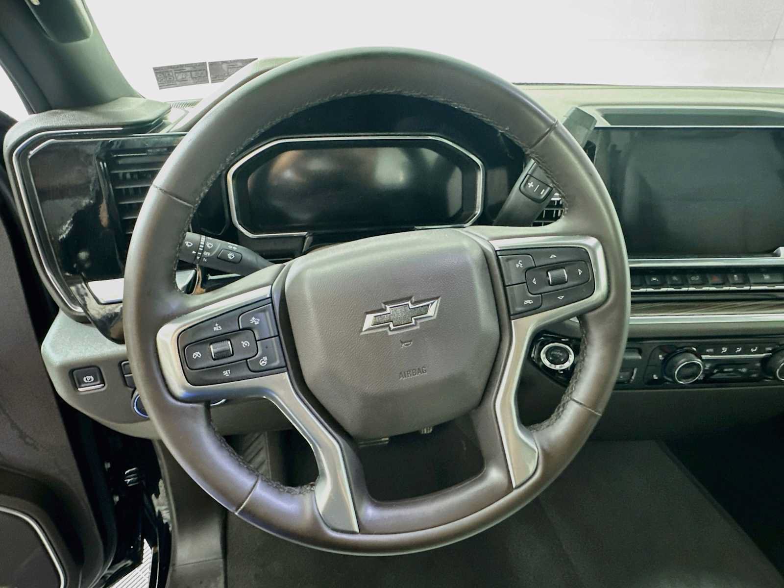 Used 2026 Chevrolet Silverado 1500 RST AWD/4WD image 9