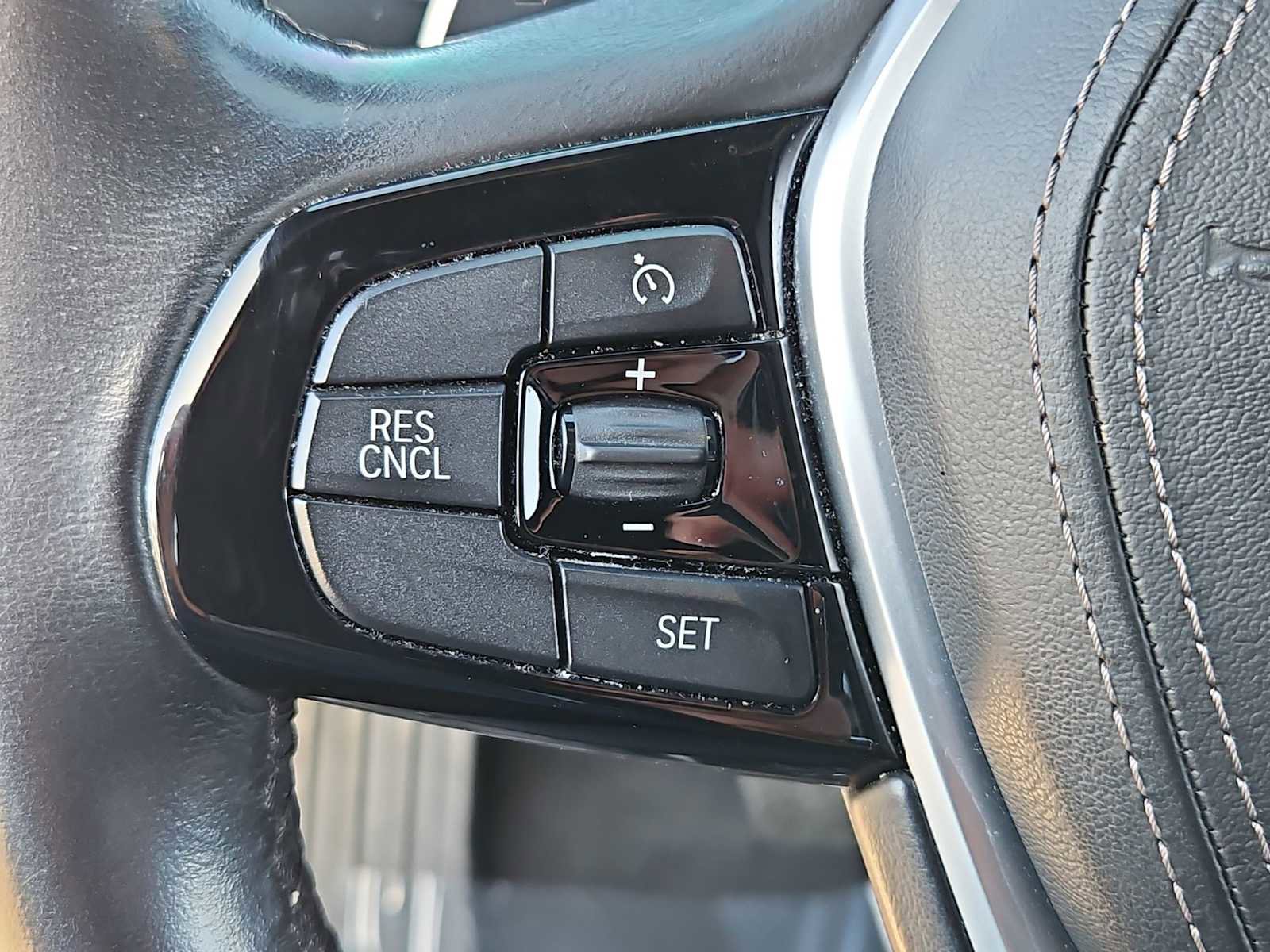 Used 2019 BMW 530e w/ Convenience Package image 24