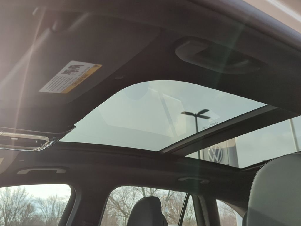 New 2025 Mercedes-Benz GLC 63 AMG S image 15