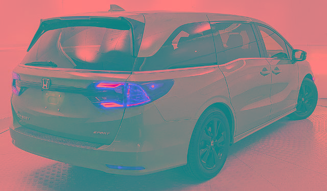 Used 2023 Honda Odyssey Sport image 3