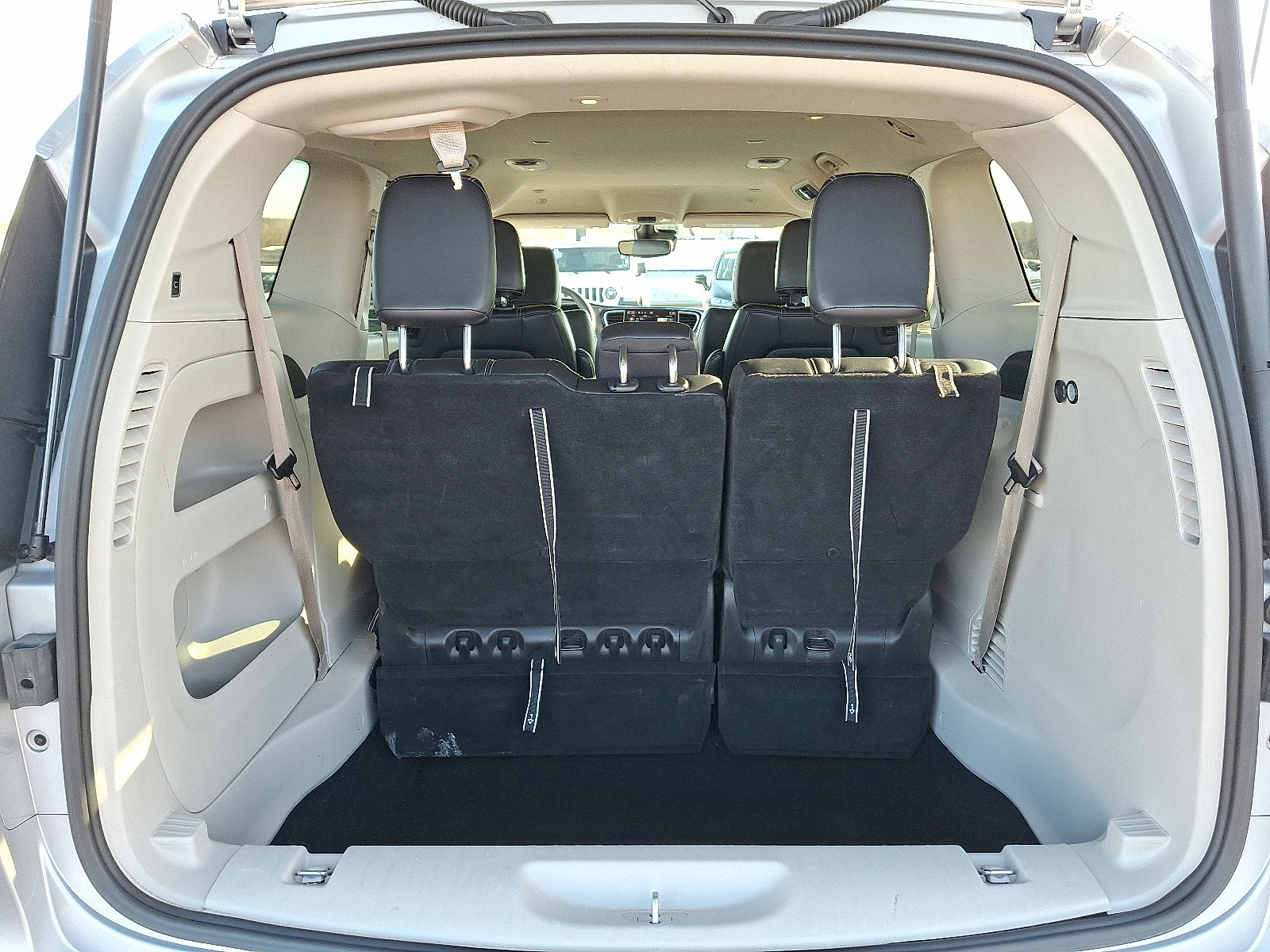 Used 2024 Chrysler Pacifica Touring-L FWD image 29
