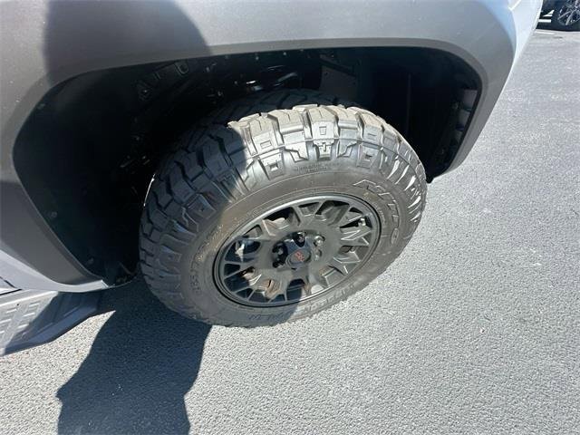 Used 2025 Toyota 4Runner TRD Off-Road image 19