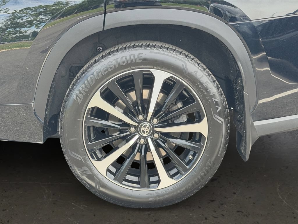 Used 2022 Toyota Highlander XSE AWD/4WD image 27