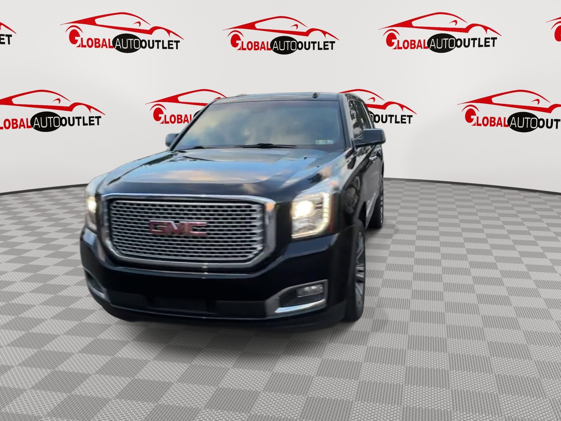 Used 2017 GMC Yukon Denali w/ Open Road Package AWD/4WD image 4