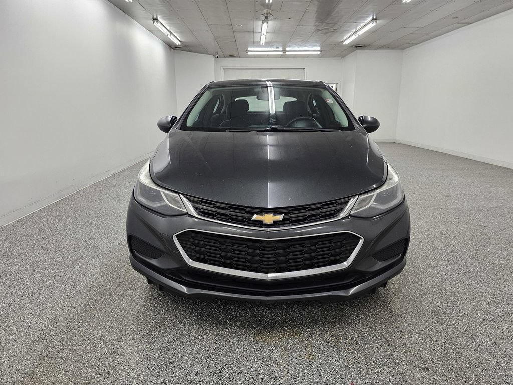 Used 2018 Chevrolet Cruze LT w/ LT Convenience Package FWD image 2
