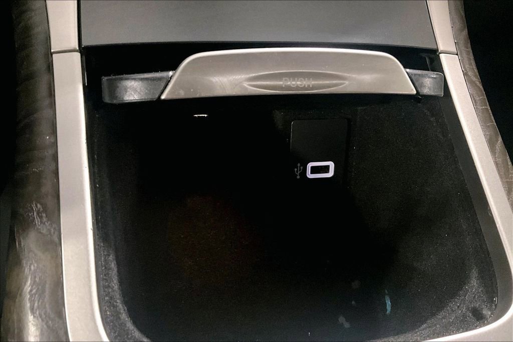 Used 2017 Lincoln MKX Reserve w/ Lincoln MKX Climate Package FWD image 25