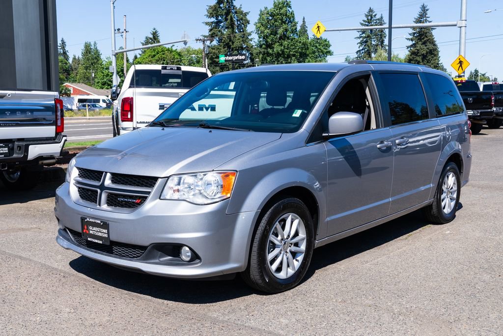 Used 2019 Dodge Grand Caravan SXT FWD image 3
