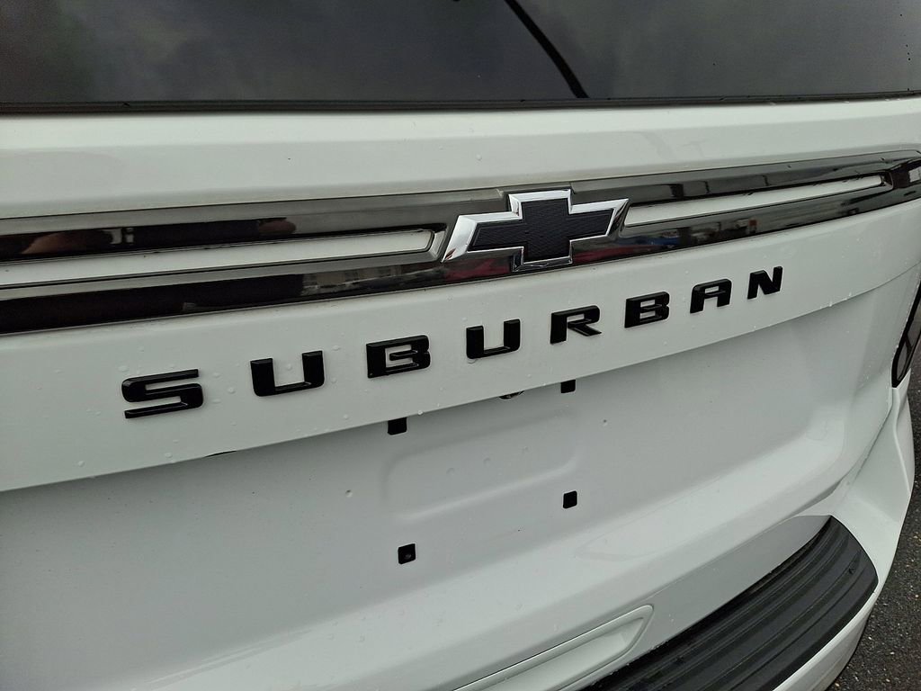 Used 2022 Chevrolet Suburban Z71 w/ Luxury Package image 35