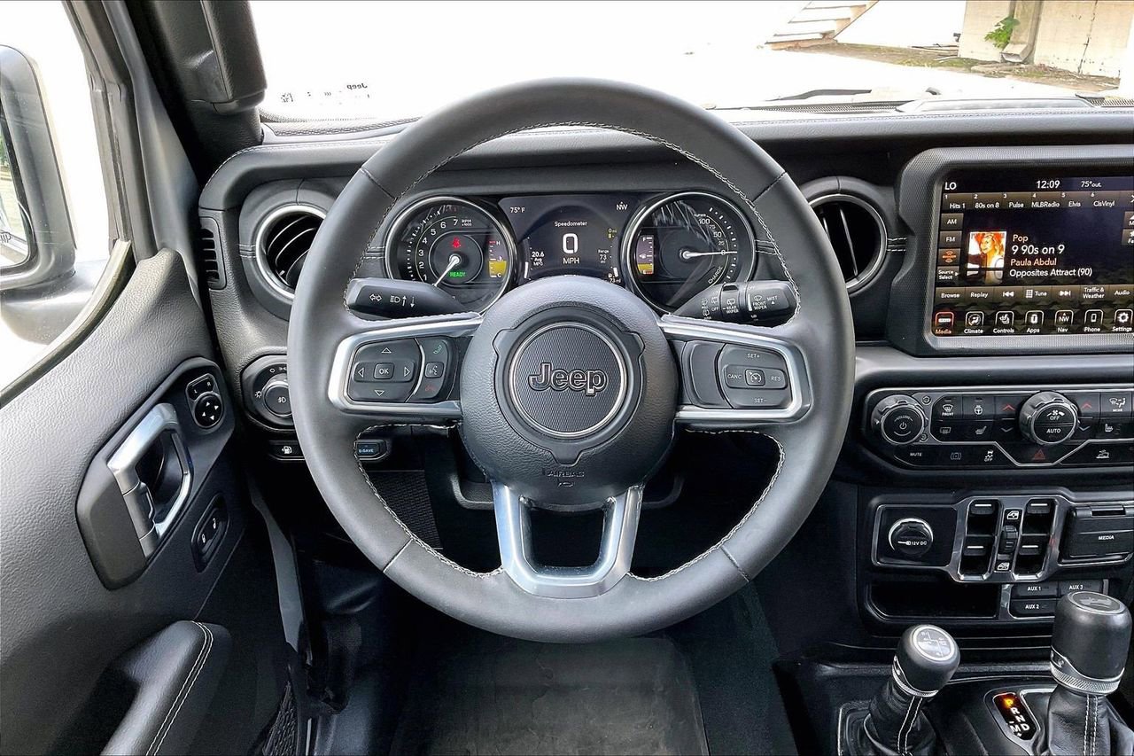 Used 2023 Jeep Wrangler Unlimited Sahara w/ Cold Weather Group AWD/4WD image 10