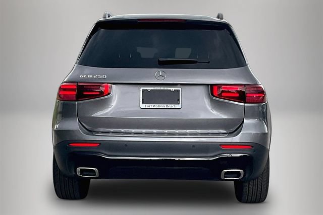 Used 2025 Mercedes-Benz GLB 250 image 3