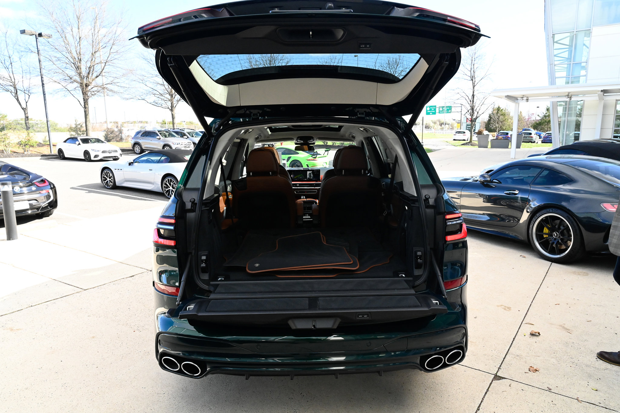 Used 2024 BMW ALPINA XB7 image 43