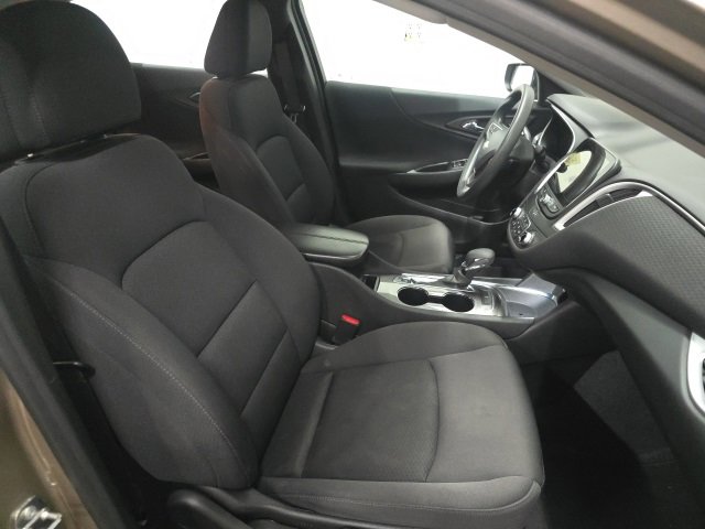 Used 2023 Chevrolet Malibu LT image 3