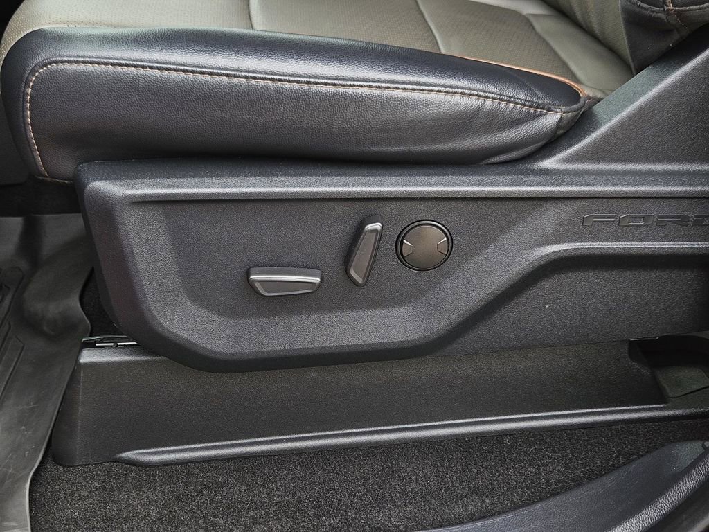 Used 2025 Ford F150 Lariat w/ Equipment Group 501A Mid image 27