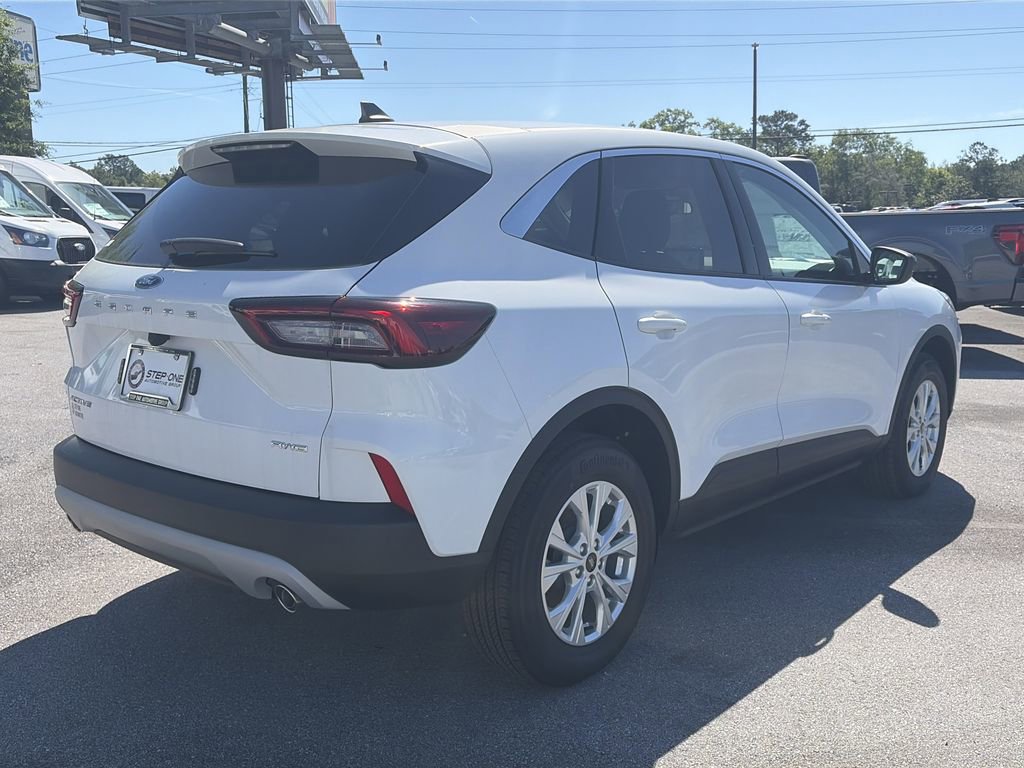 Used 2024 Ford Escape Active AWD/4WD image 7