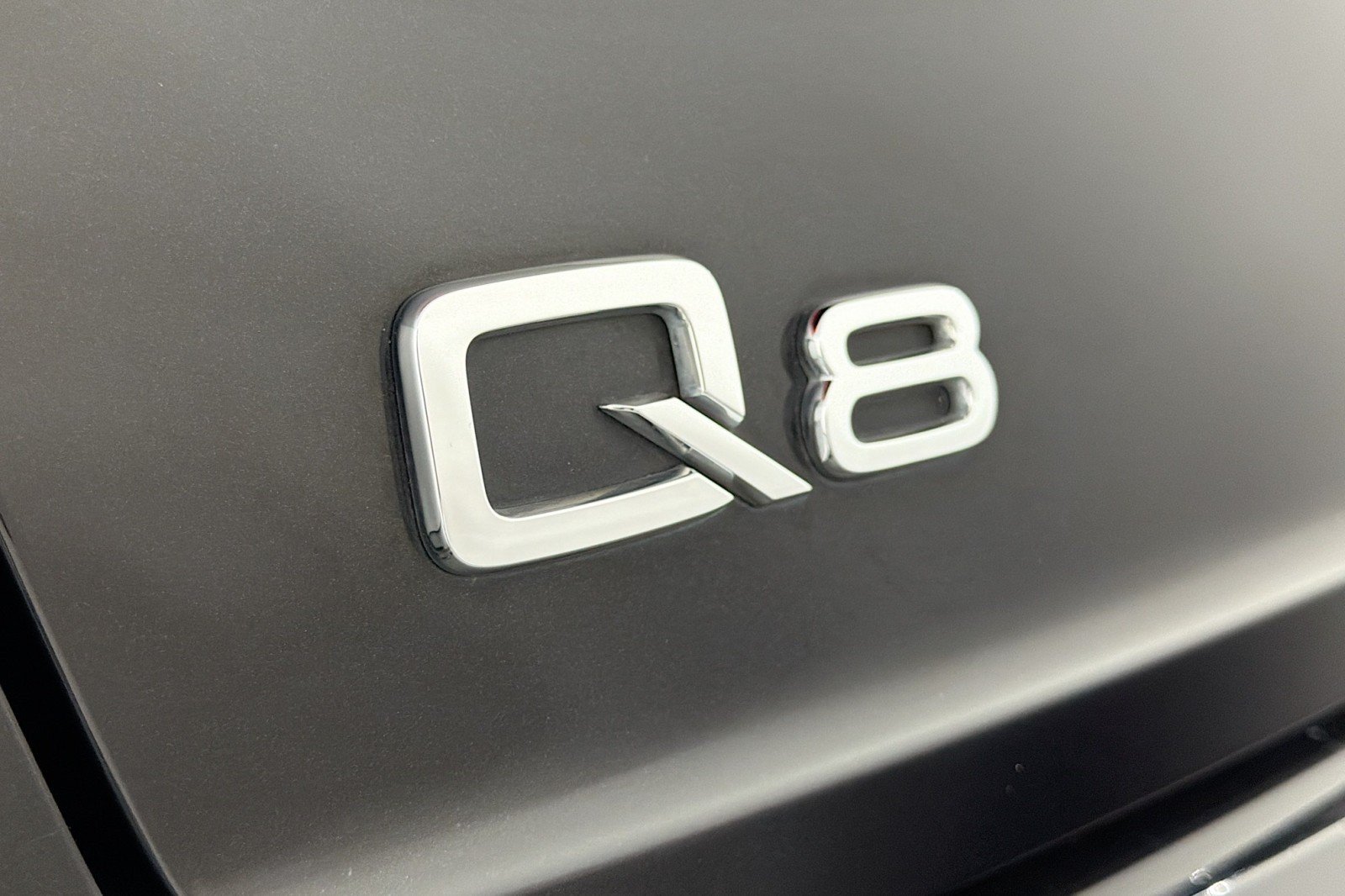 Used 2019 Audi Q8 Prestige w/ Towing Package AWD/4WD image 9
