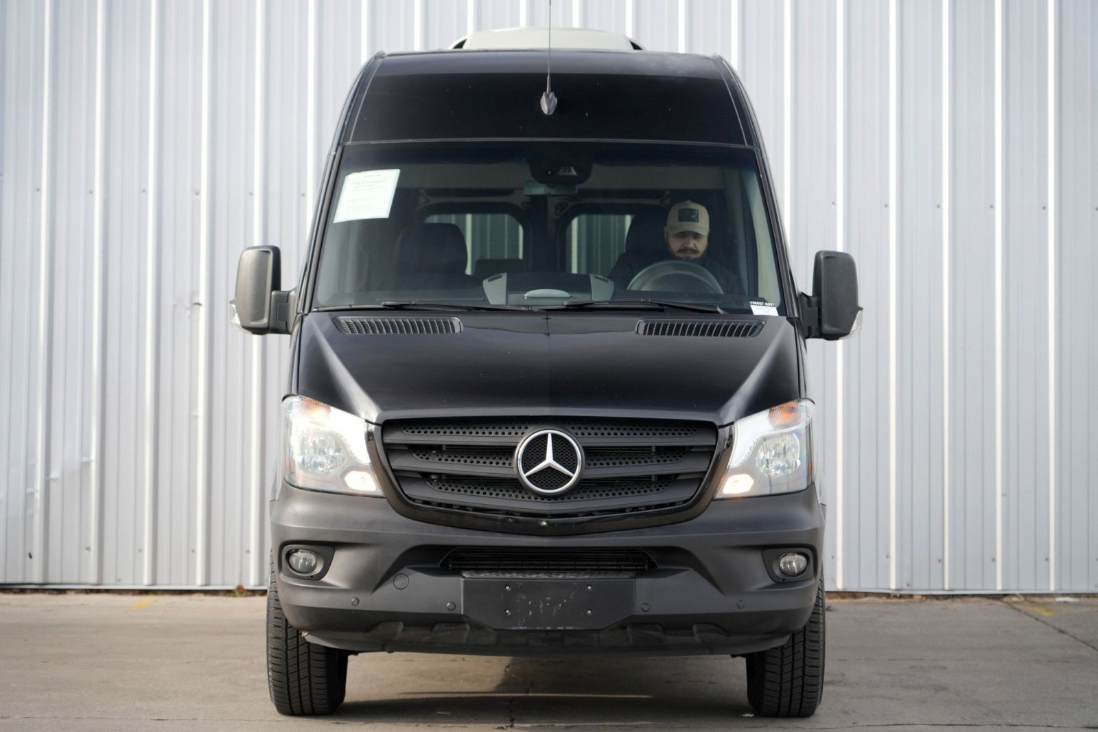 Used 2018 Mercedes-Benz Sprinter 2500 image 7