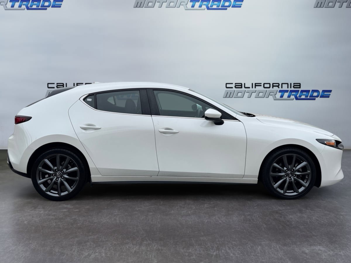 Used 2019 MAZDA MAZDA3 AWD Hatchback w/ Preferred Pkg image 4