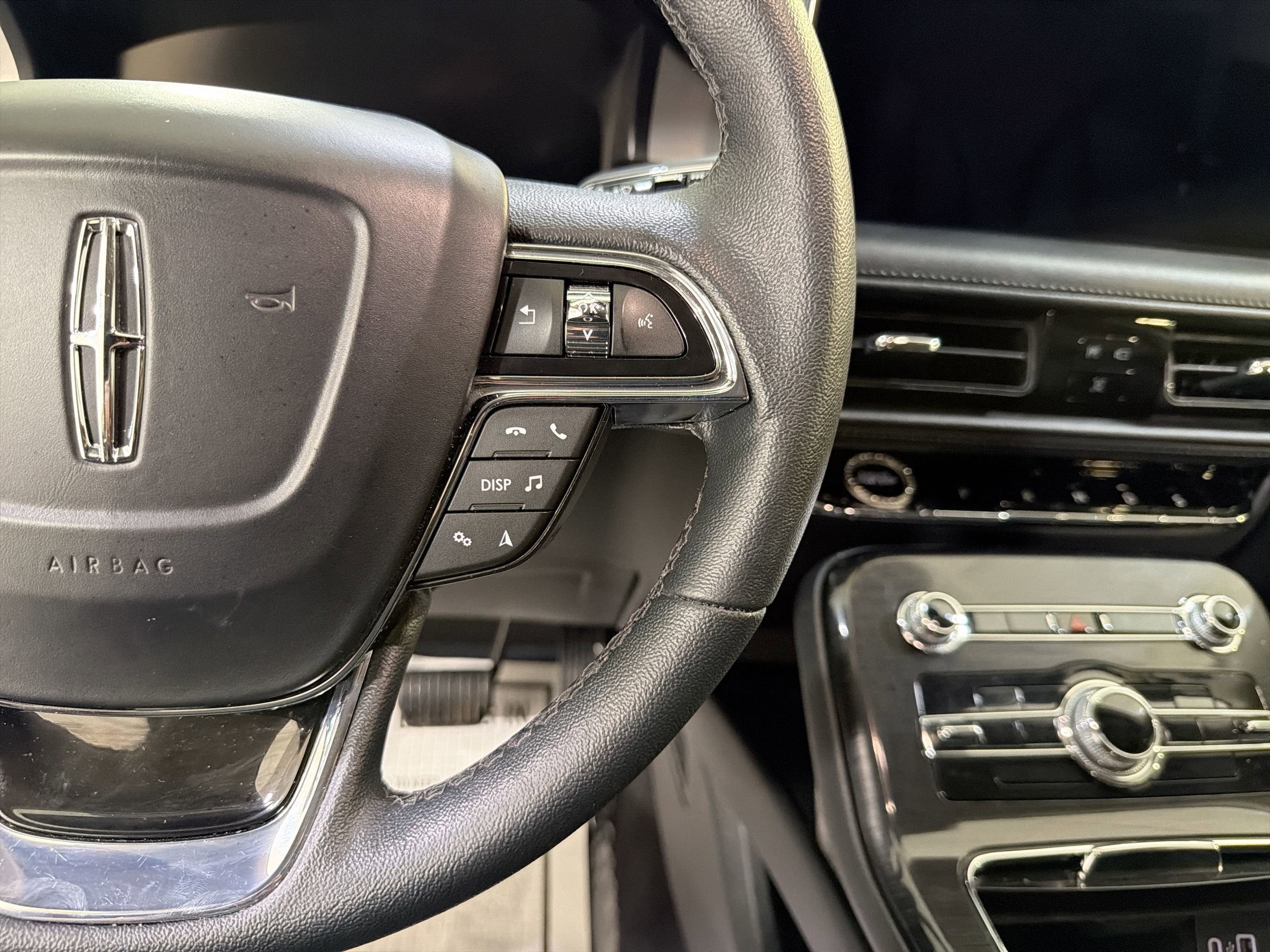Used 2023 Lincoln Nautilus FWD w/ Premium Package image 15