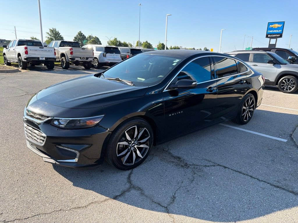 Used 2017 Chevrolet Malibu LT w/ Leather Package FWD image 6