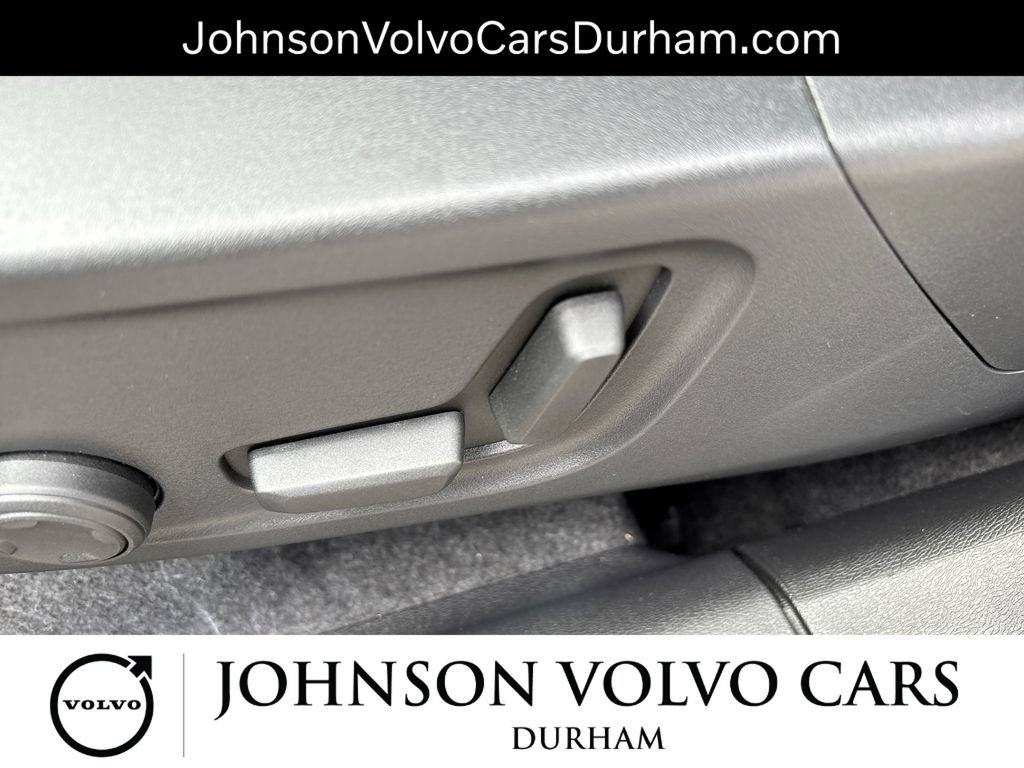 New 2026 Volvo XC40 B4 Core w/ Climate Package FWD image 14
