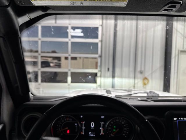 Used 2023 Jeep Gladiator Sport AWD/4WD image 7