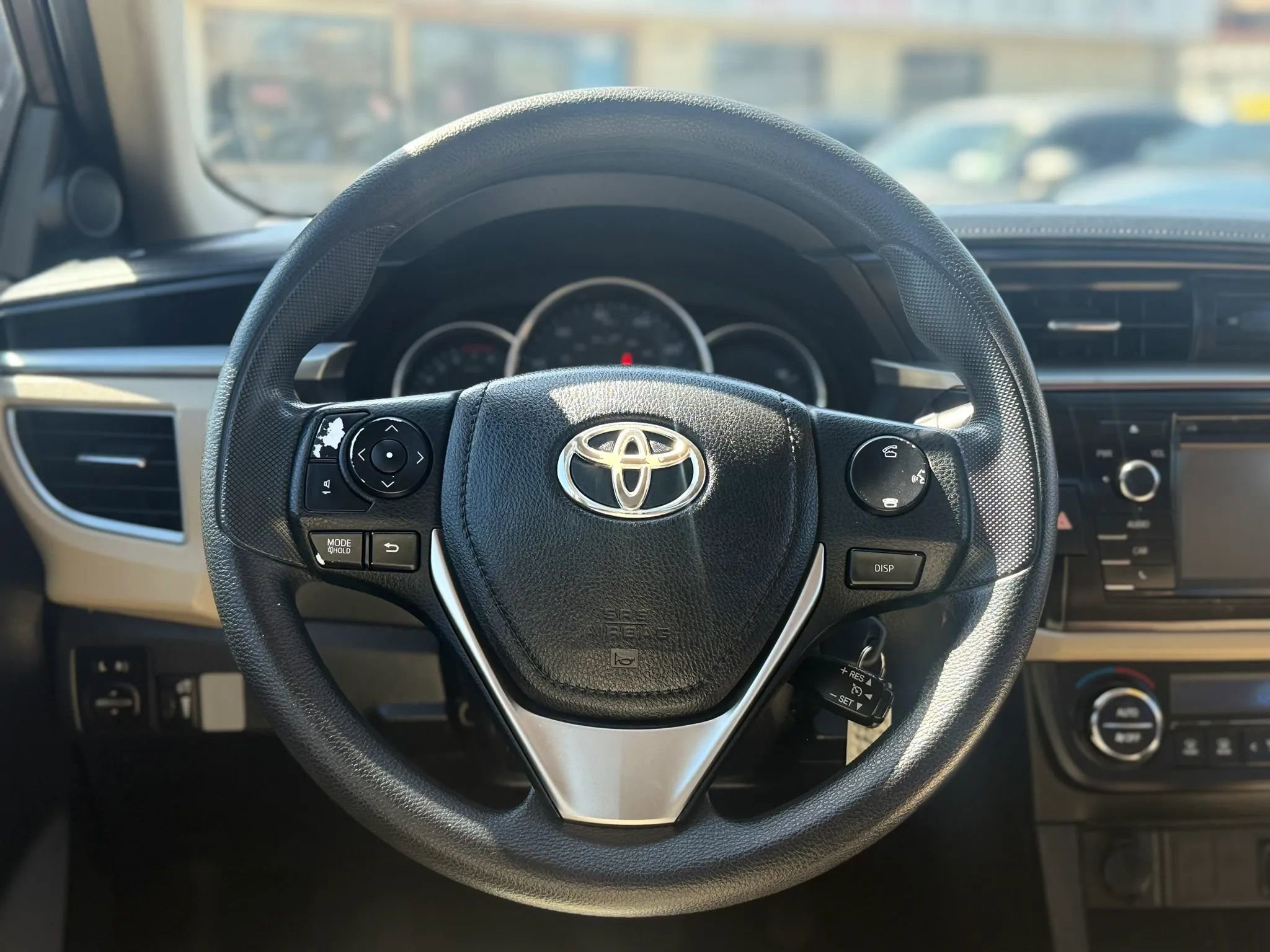 Used 2014 Toyota Corolla LE image 19