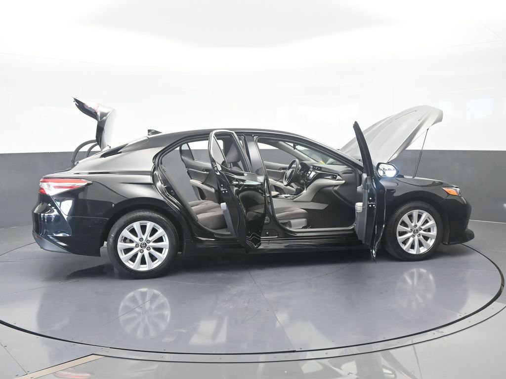 Used 2019 Toyota Camry LE image 71