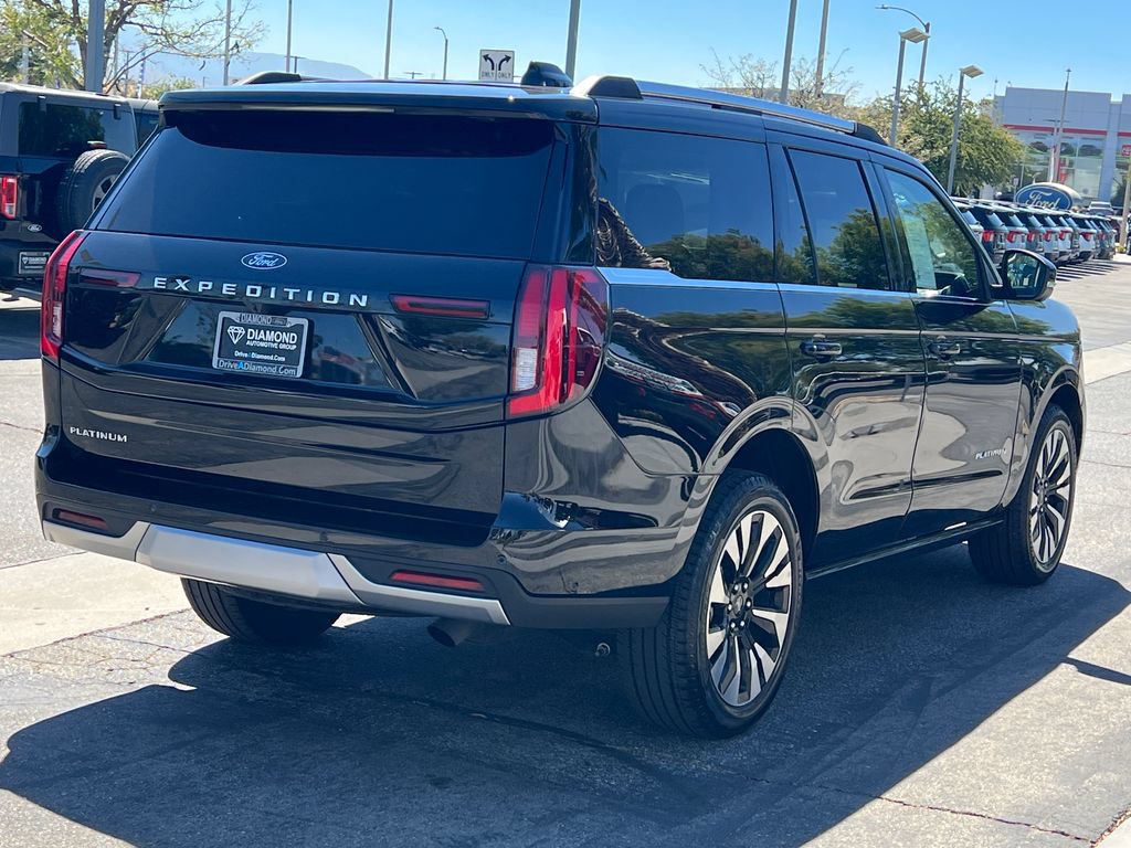 Used 2025 Ford Expedition Platinum w/ Driver's Package AWD/4WD image 7