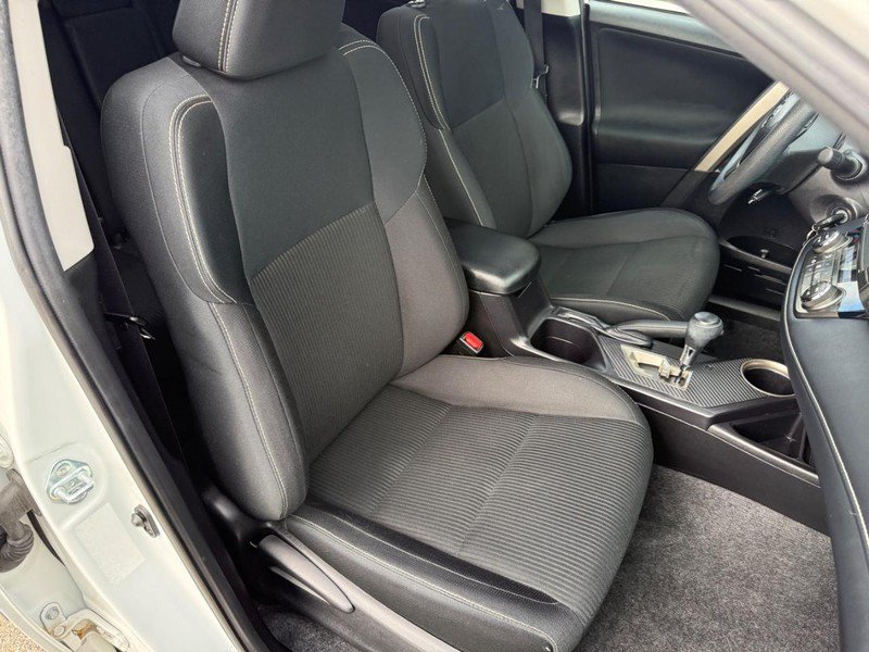 Used 2015 Toyota RAV4 XLE AWD/4WD image 11