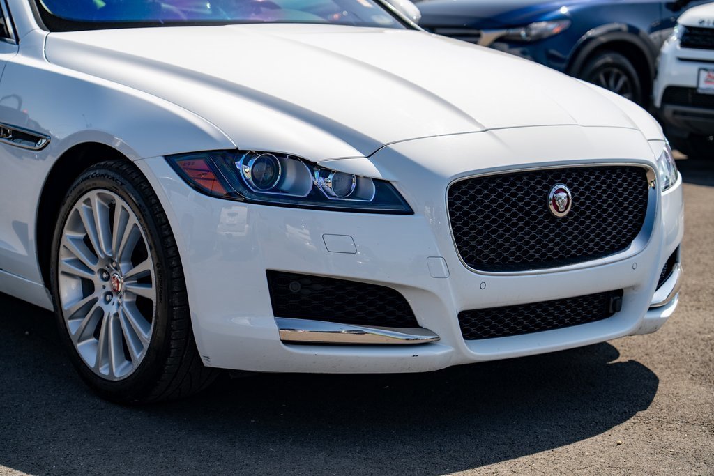 Used 2018 Jaguar XF Prestige image 7